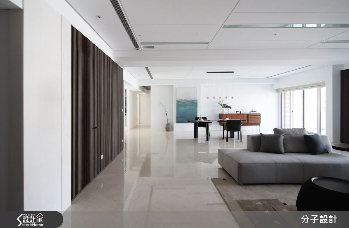 80 坪現代風居家，設計師透過格局重塑導入室外光源，